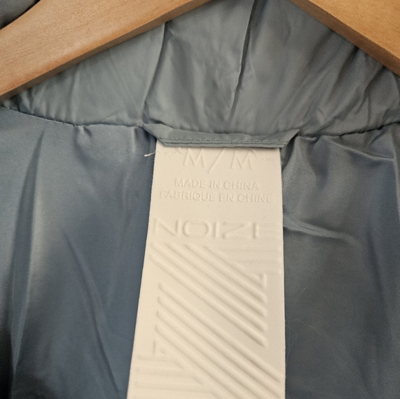 NOIZE Avalon Puffer Jacket Size Medium in Colour Blue - Picture 3 of 6
